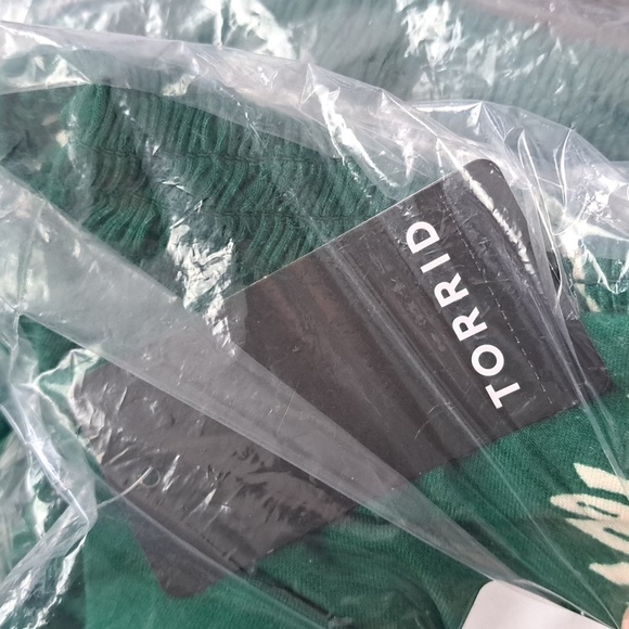 NWT TORRID SUPER SOFT TIE-FRONT BABYDOLL TOP - Picture 2 of 2